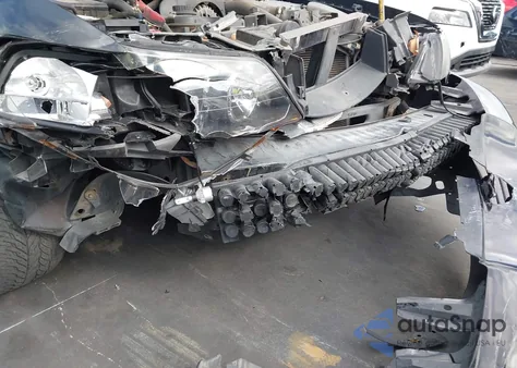 2011 Lincoln Town Car Executive L z USA, uszkodzony, nr VIN 2LNBL8EV5BX759049